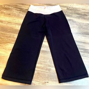 Ladies Size 4. Lululemon Athletic Yoga Crops. Black. Euc